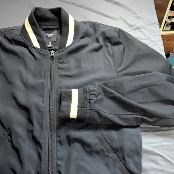 Gap jacket navy blue with white size xs used in great condition - Picture 2 of 4
